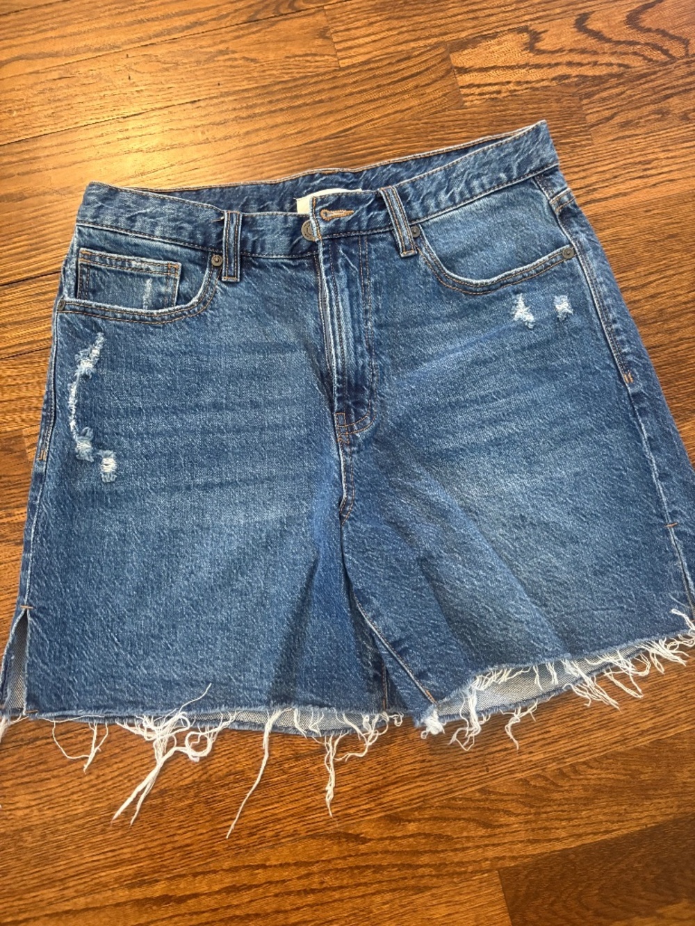 Habitual Denim- Skylar Raw Hem Short- Size 6/28